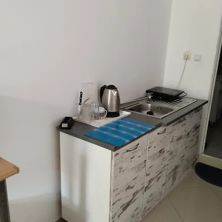 партерни студия без обособен балкон ул т светослав 5 и ул българия Apartament Pomorie