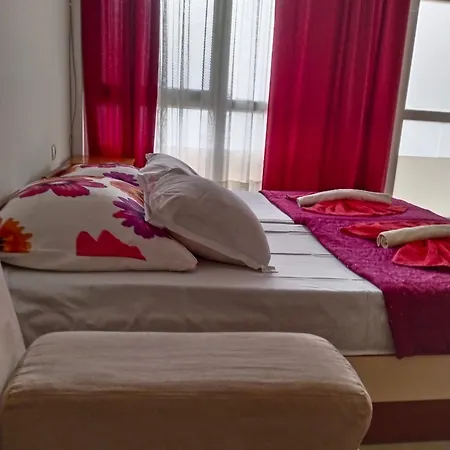 партерни студия без обособен балкон ул т светослав 5 и ул българия Apartament Pomorie