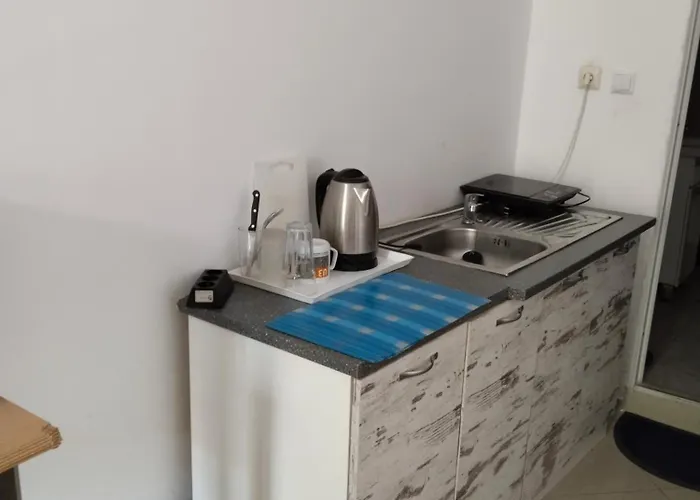 партерни студия без обособен балкон ул т светослав 5 и ул българия Apartman Pomorie