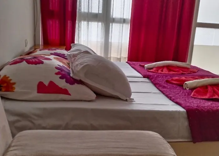 партерни студия без обособен балкон ул т светослав 5 и ул българия Apartment Pomorie